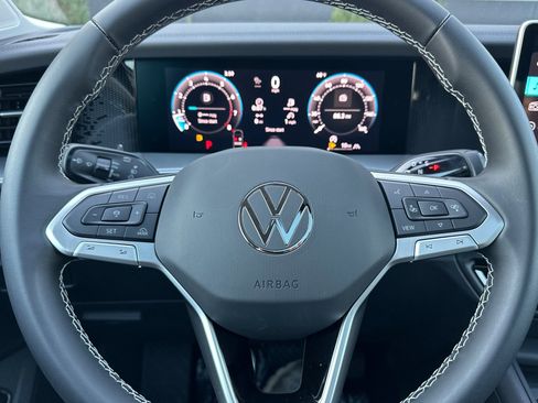 New 2026 Volkswagen Tiguan SE image 22