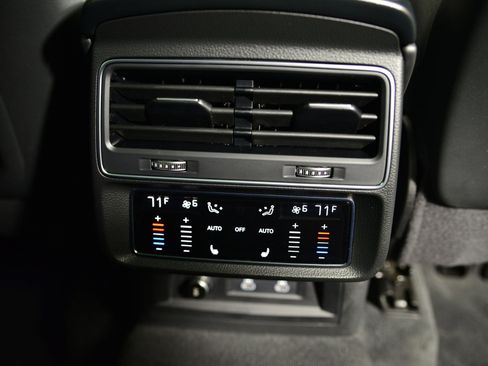 Used 2022 Audi Q7 Premium Plus w/ Premium Plus Package image 22