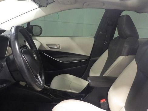 Used 2022 Toyota Corolla XLE image 8