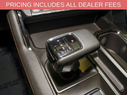 Used 2023 GMC Sierra 1500 AT4 w/ Technology Package AWD/4WD image 18