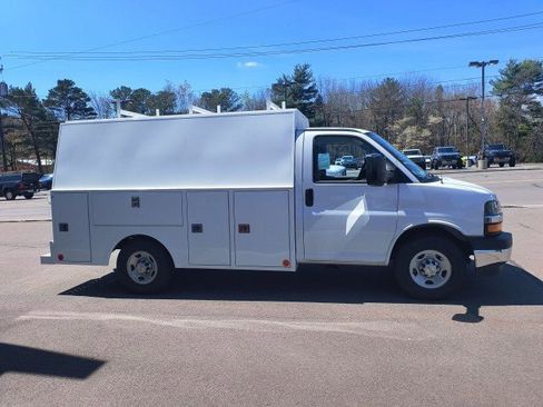 New 2024 Chevrolet Express 3500 w/ Power Convenience Package RWD image 9