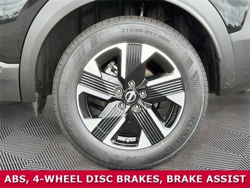 Used 2025 Nissan Kicks SV image 31