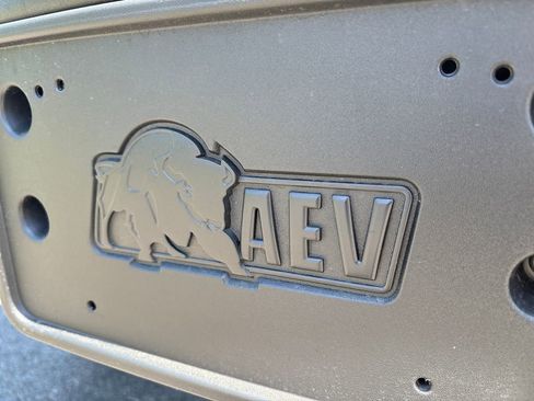 New 2026 GMC Sierra 1500 4x4 Crew Cab AT4X w/ LPO, Black Badging Package image 18