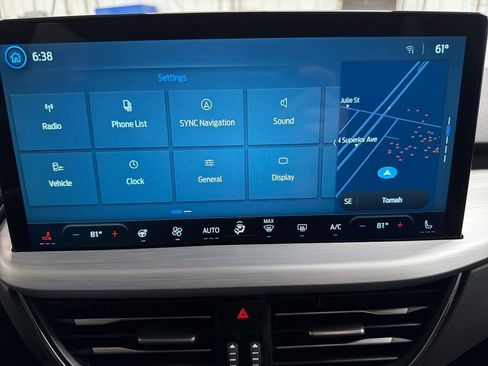 Used 2025 Ford Escape Platinum image 26