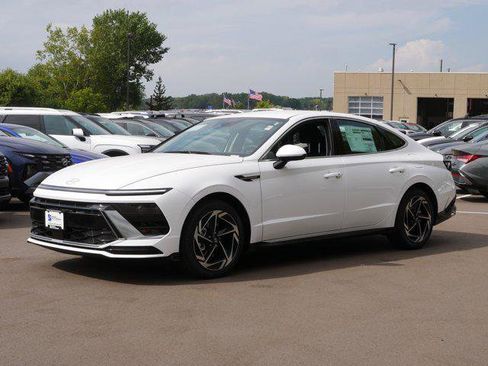 New 2026 Hyundai Sonata SEL FWD image 2