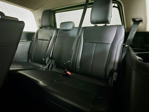 Used 2024 Ford Expedition XLT image 29