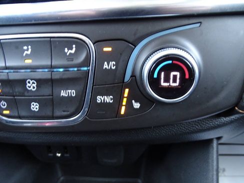 Used 2018 Chevrolet Traverse AWD LT w/ 2LT image 37