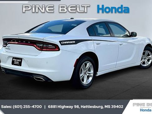Used 2022 Dodge Charger SXT image 11
