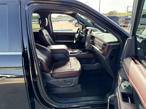 Used 2023 Ford Expedition Limited RWD image 15