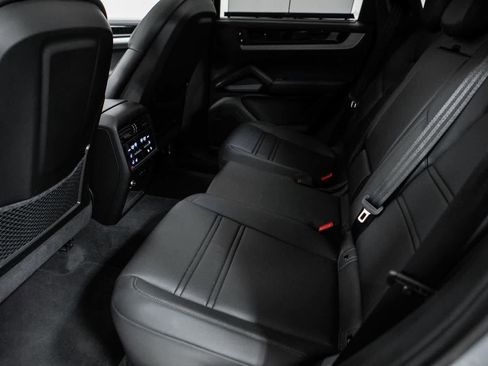 Certified 2025 Porsche Cayenne S AWD/4WD image 35