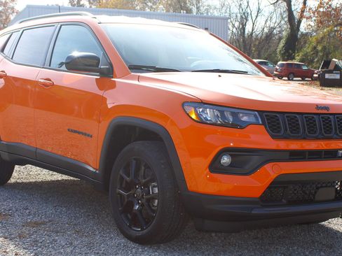 New 2026 Jeep Compass Latitude image 3