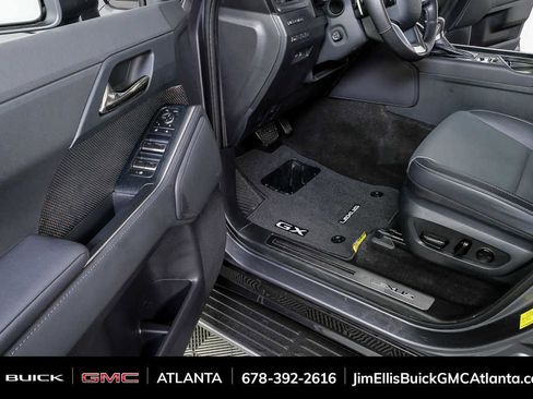 Used 2024 Lexus GX 550 w/ Accessory Package (2T) AWD/4WD image 7