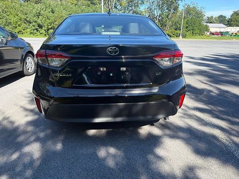 Used 2024 Toyota Corolla LE FWD image 3