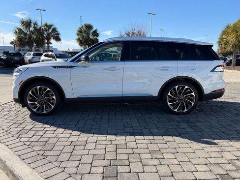 Used 2023 Lincoln Aviator Reserve w/ Equipment Group 201A image 12