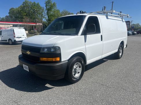 Used 2020 Chevrolet Express 2500 w/ Driver Convenience Package image 3