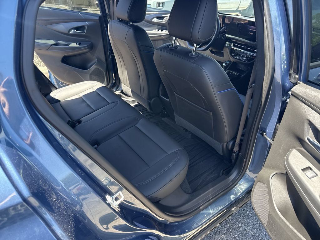 Used 2024 Buick Envista Sport Touring w/ Convenience I Package FWD image 34