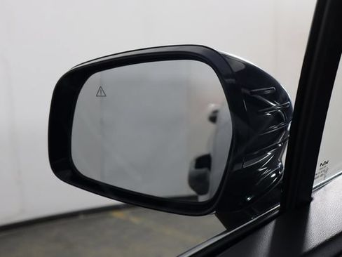 Certified 2025 Kia Sorento S w/ Panoramic Sunroof Package FWD image 41