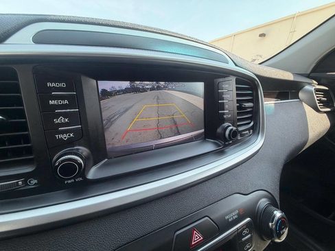 Used 2019 Kia Sorento AWD V6 image 21