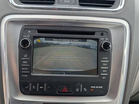 Used 2015 GMC Acadia SLT image 18