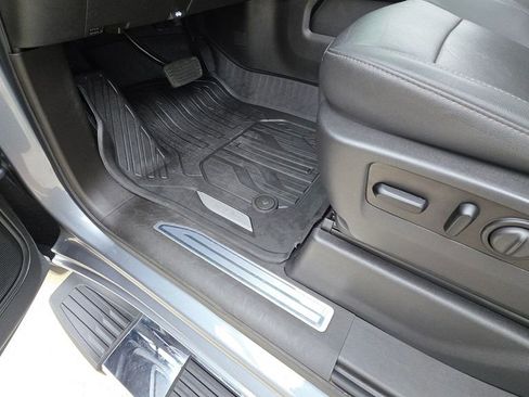 Used 2021 GMC Sierra 1500 SLT w/ SLT Premium Plus Package AWD/4WD image 23