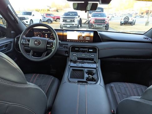 Used 2025 Nissan Armada PRO-4X w/ Pro-4X Premium Package image 22