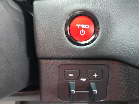 New 2026 Toyota Tundra Limited AWD/4WD image 18