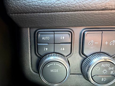 Certified 2024 GMC Yukon Denali AWD/4WD image 37