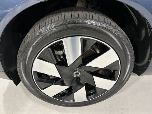Certified 2024 Volvo XC60 T8 Plus w/ Protection Package Premier AWD/4WD image 8