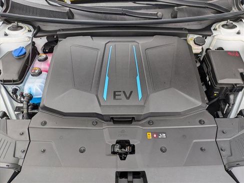 New 2024 Hyundai Ioniq 5 Limited image 17