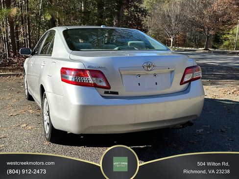 Used 2011 Toyota Camry image 6