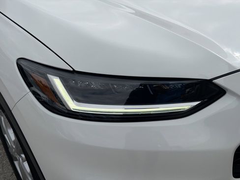 Certified 2023 Honda HR-V LX image 33