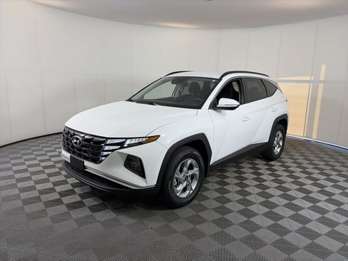 Used 2023 Hyundai Tucson SEL AWD/4WD image 2