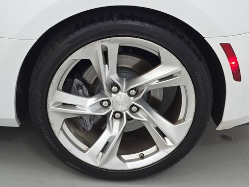 Used 2020 Chevrolet Camaro SS image 32