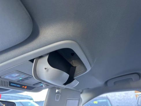 Used 2022 Ford Explorer XLT w/ Equipment Group 202A image 22