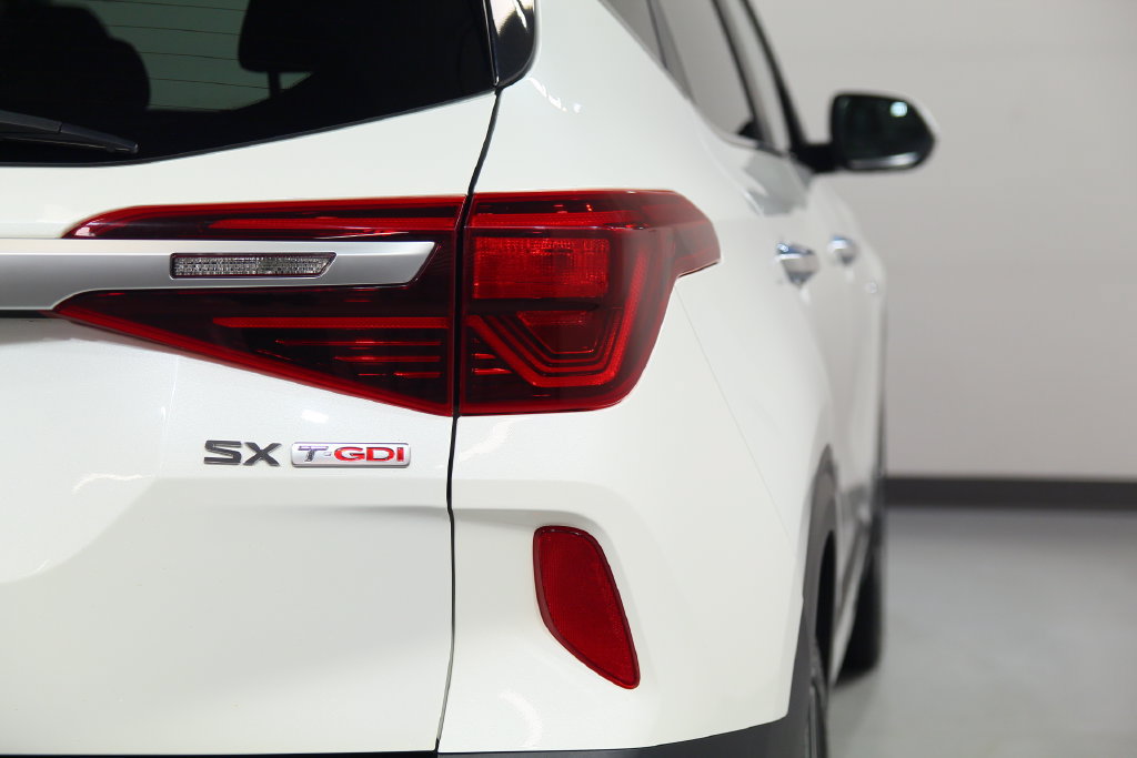 Used 2021 Kia Seltos SX AWD/4WD image 15