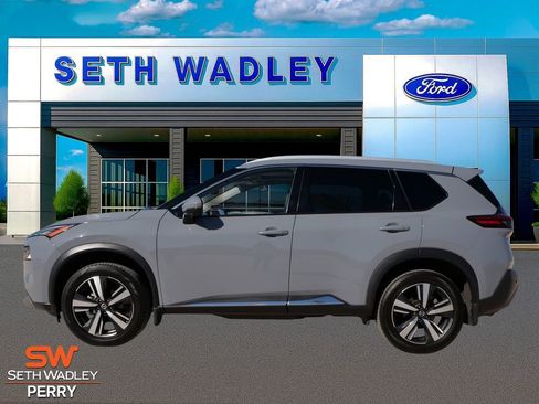 Used 2021 Nissan Rogue SL w/ Premium Package image 3