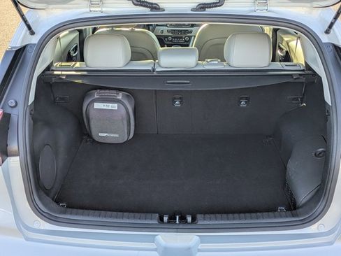 Used 2018 Kia Niro EX Premium FWD image 6