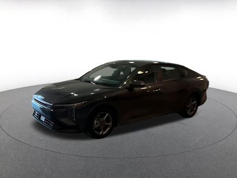 Used 2025 Kia K4 FWD image 3