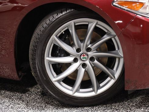 Used 2017 Alfa Romeo Giulia w/ Cold Weather Package RWD image 4
