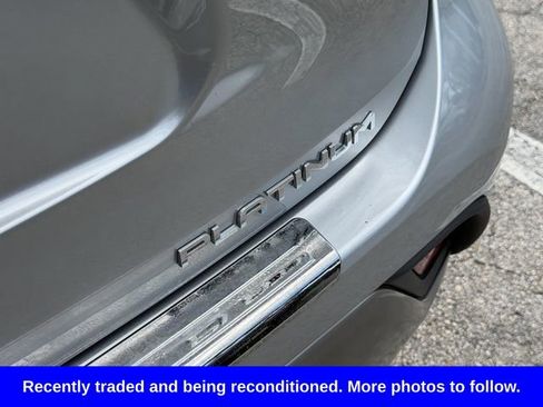 Used 2022 Toyota Highlander Platinum FWD image 16