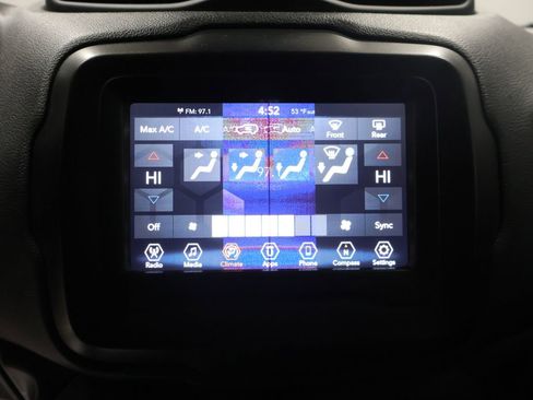 Used 2020 Jeep Renegade Altitude image 30