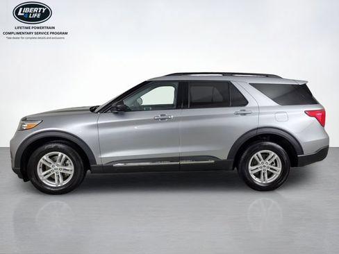 Used 2023 Ford Explorer XLT w/ Equipment Group 202A AWD/4WD image 6