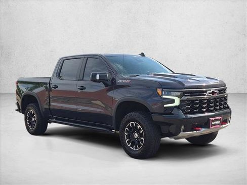 Used 2022 Chevrolet Silverado 1500 ZR2 w/ Technology Package AWD/4WD image 3