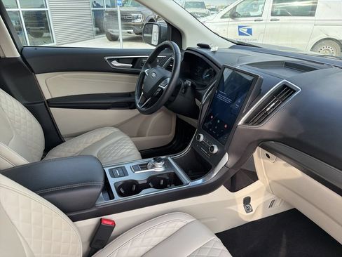 Used 2023 Ford Edge Titanium AWD/4WD image 28