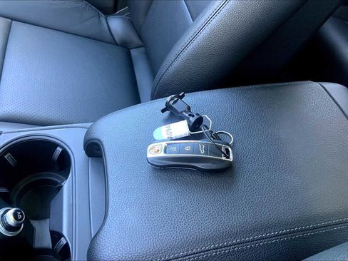 Used 2024 Porsche Cayenne image 41