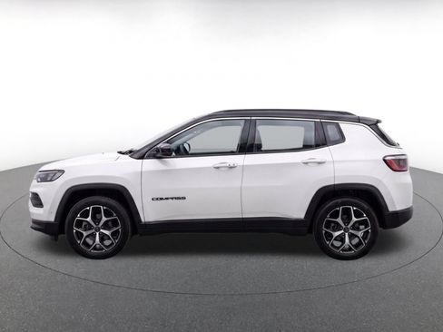 Used 2025 Jeep Compass Limited AWD/4WD image 5