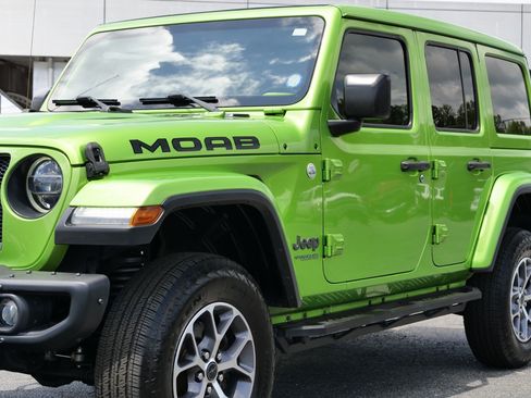Used 2019 Jeep Wrangler Unlimited Sahara w/ Quick Order Package 24M Moab AWD/4WD image 4