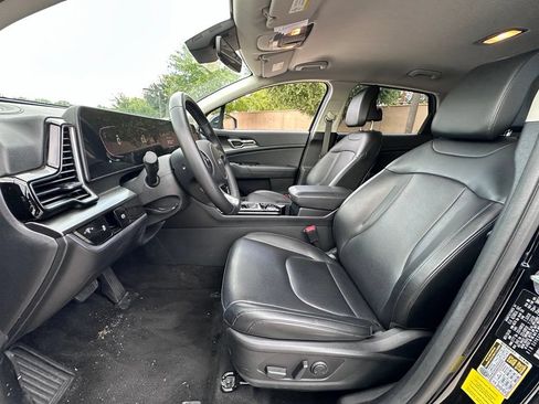 Used 2025 Kia Sportage EX FWD image 7