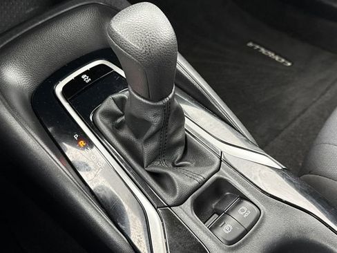 Used 2020 Toyota Corolla LE image 25