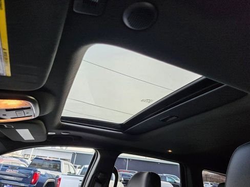 Used 2022 Jeep Grand Cherokee Laredo X image 19